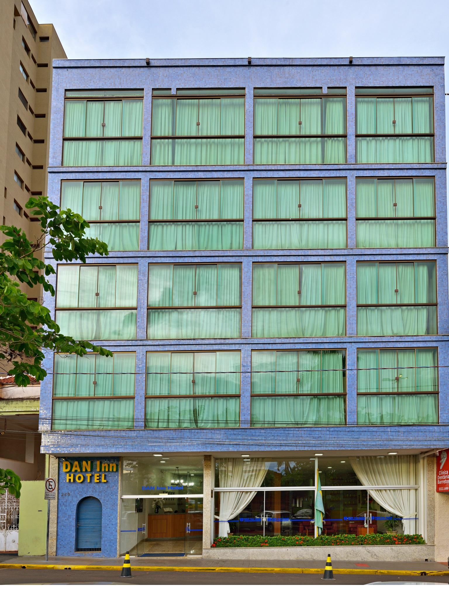 Hotel Dan Inn Barretos By Nacional Inn Exterior photo
