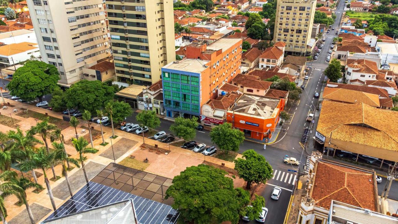 Hotel Dan Inn Barretos By Nacional Inn Exterior photo