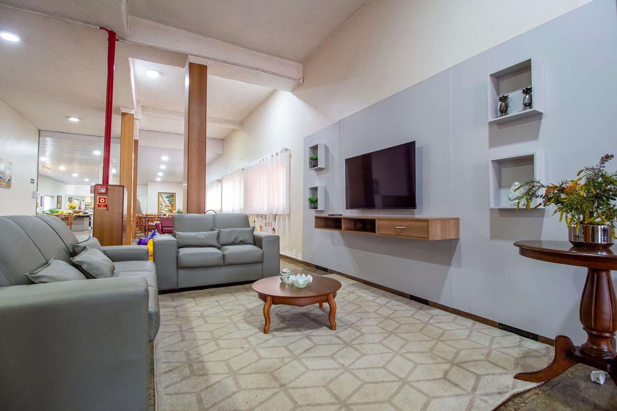 Hotel Dan Inn Barretos By Nacional Inn Exterior photo