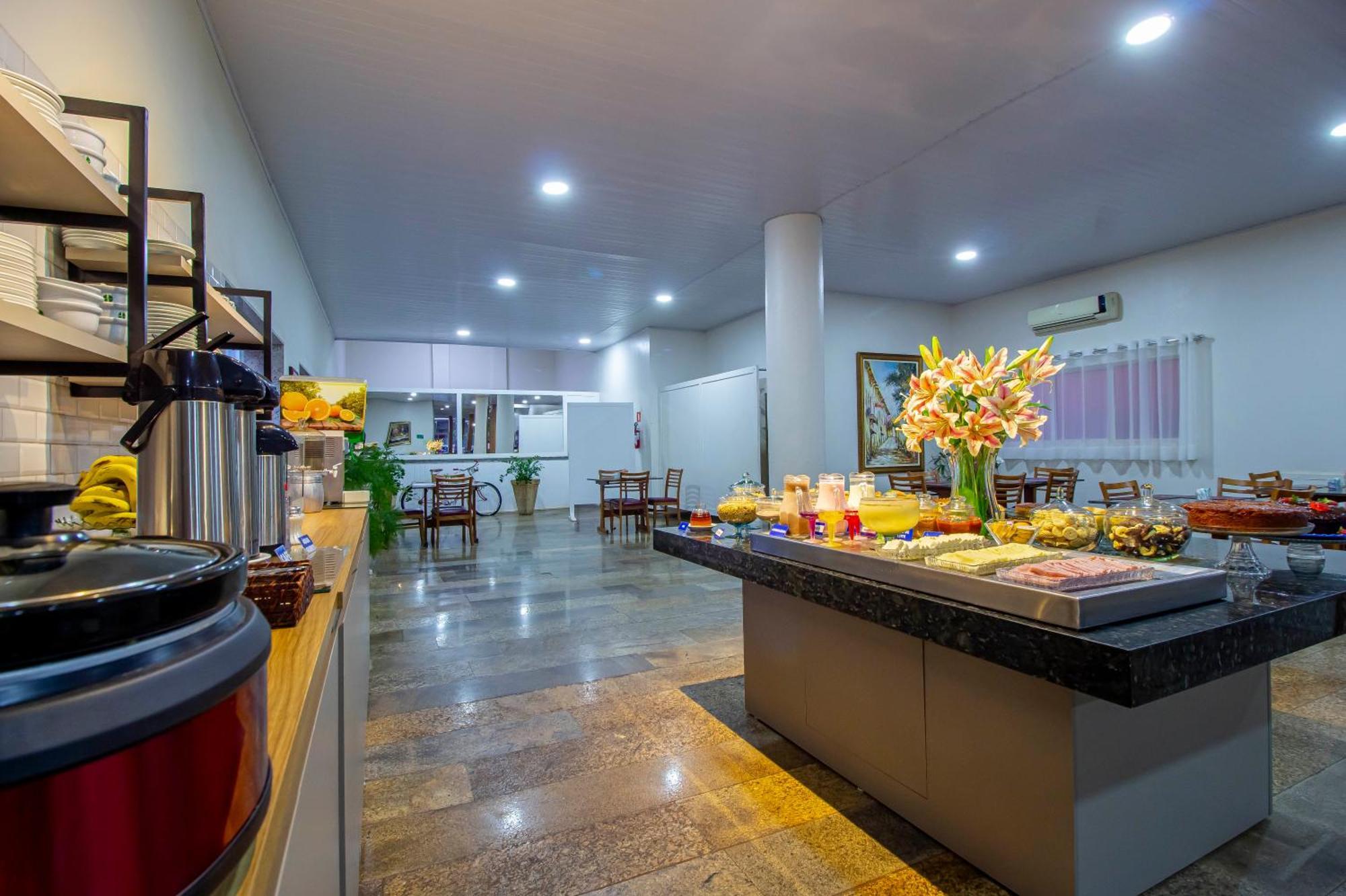 Hotel Dan Inn Barretos By Nacional Inn Exterior photo