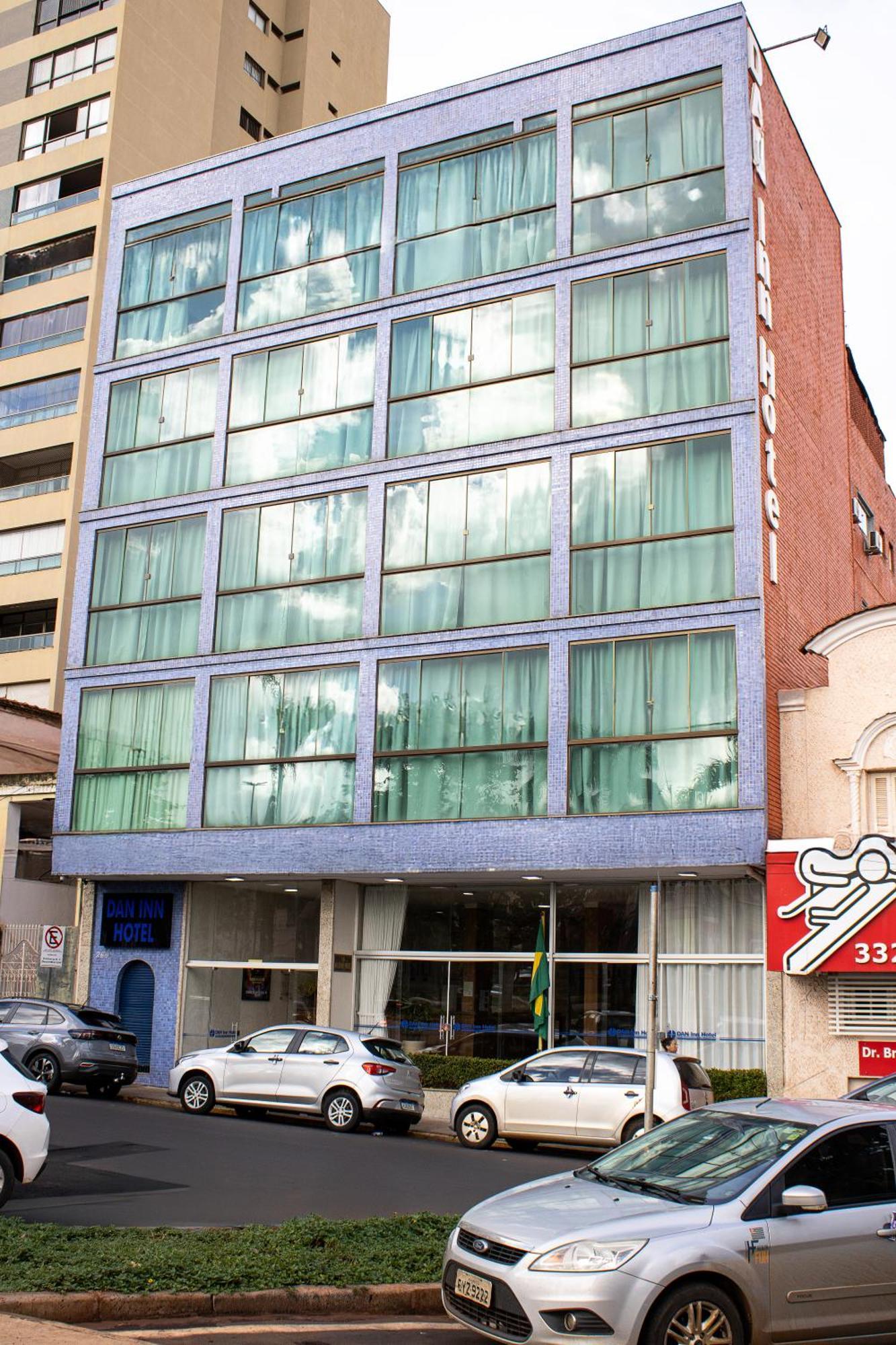 Hotel Dan Inn Barretos By Nacional Inn Exterior photo