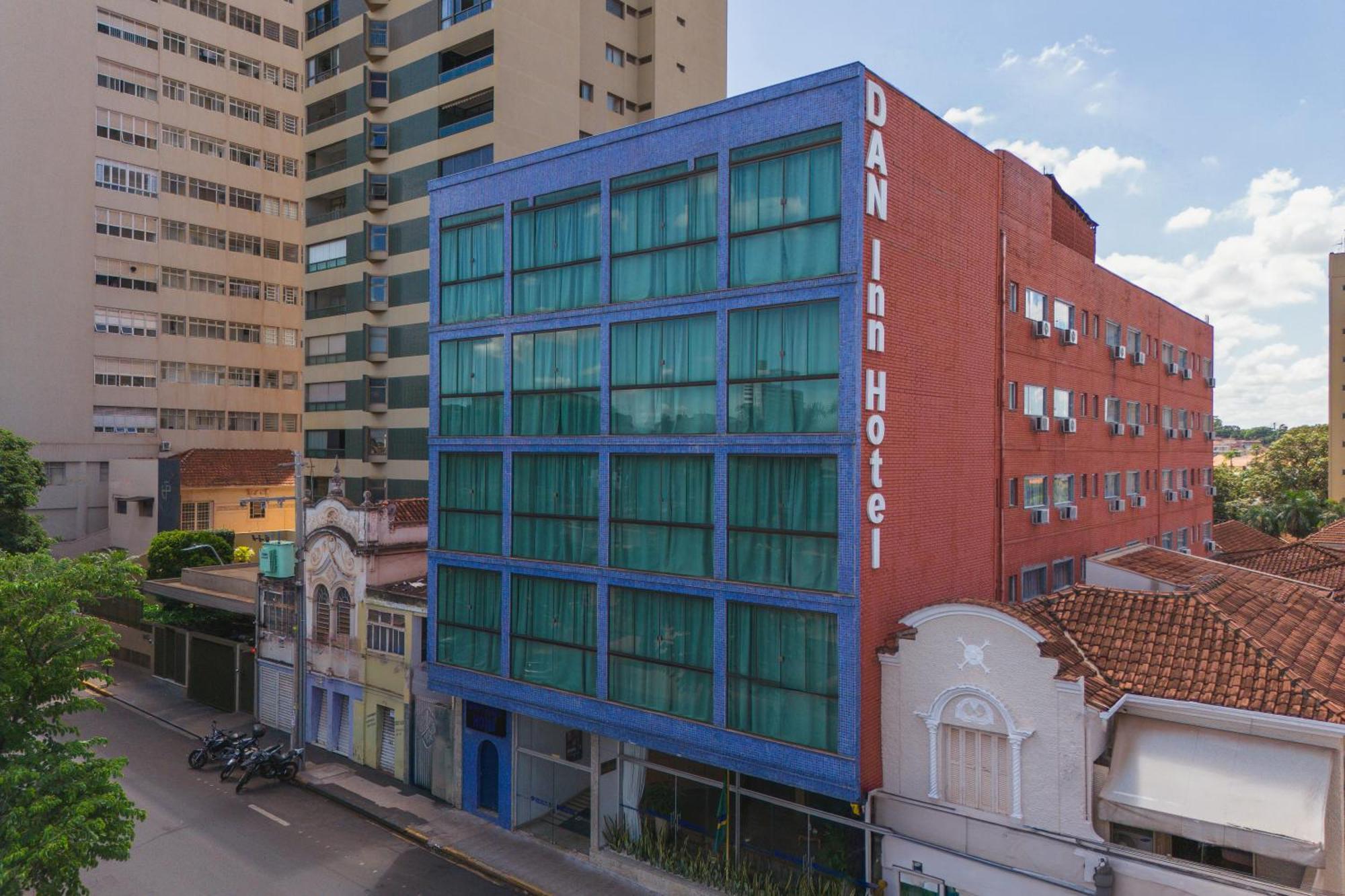 Hotel Dan Inn Barretos By Nacional Inn Exterior photo